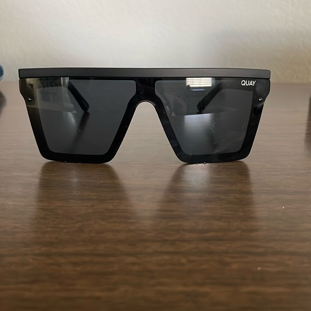 Quay Australia hindsight women’s sunglasses